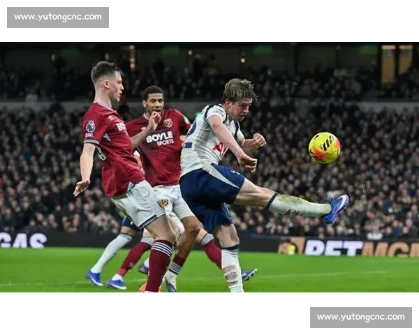 西汉姆联与狼队激战正酣 谁能在英超赛场中占据上风